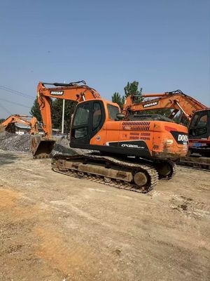 Doosan DX225LC-9C Excavadora em excelente estado.