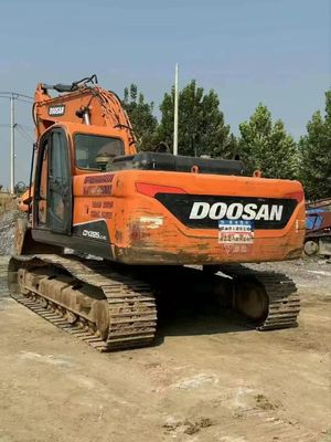 Doosan DX225LC-9C Excavadora em excelente estado.