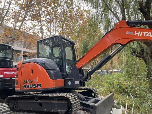 Excavadora original japonesa usada Hitachi ZX68USR-5A em excelente estado.
