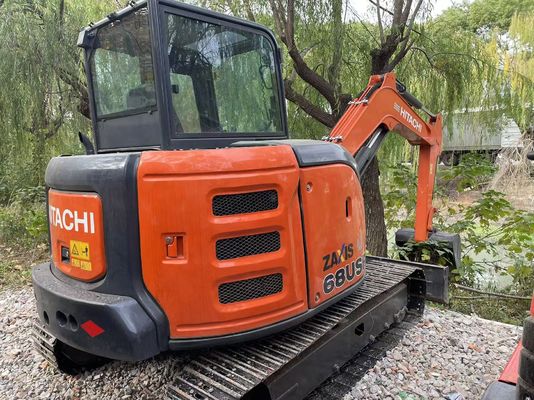 Excavadora original japonesa usada Hitachi ZX68USR-5A em excelente estado.