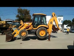 Carregador de retroescavadeira JCB 3CX em bom estado.